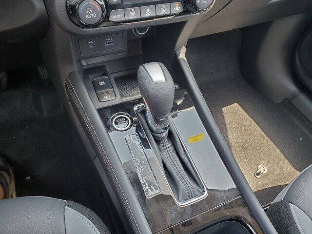 2023 Nissan Kicks SR