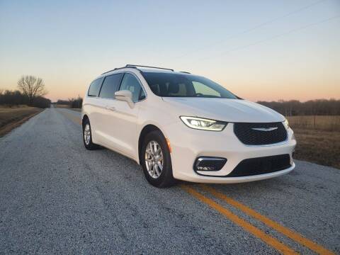 2022 Chrysler Pacifica for sale at 96 Auto Sales in Sarcoxie MO