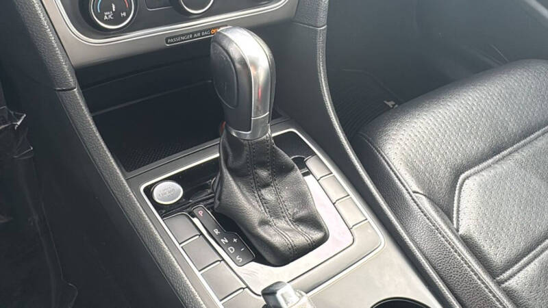 2015 Volkswagen Passat 1.8T Limited Edition