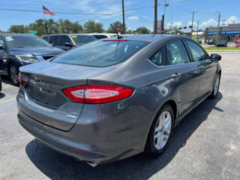 2014 Ford Fusion SE