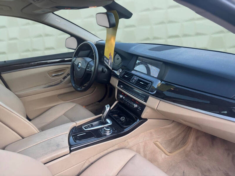 2011 BMW 5 Series 528i