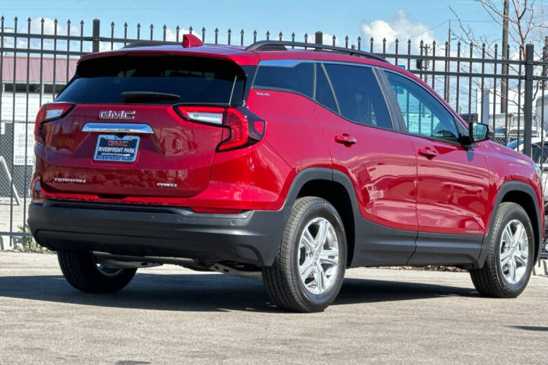 2024 GMC Terrain SLE