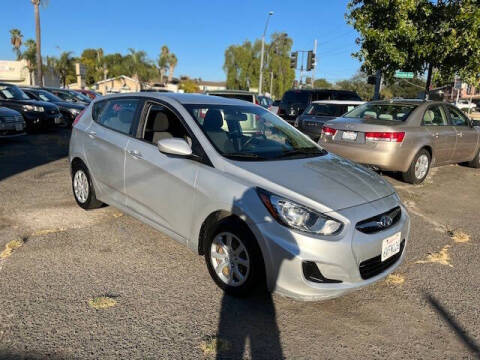 2012 Hyundai Accent GS