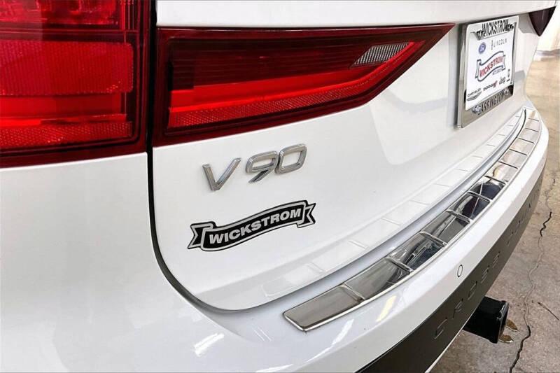 2020 Volvo V90 Cross Country T6