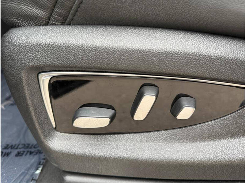 2018 Cadillac Escalade ESV Premium Luxury