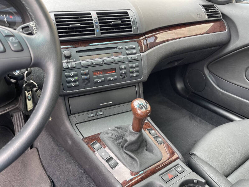 2004 BMW 3 Series 325xi