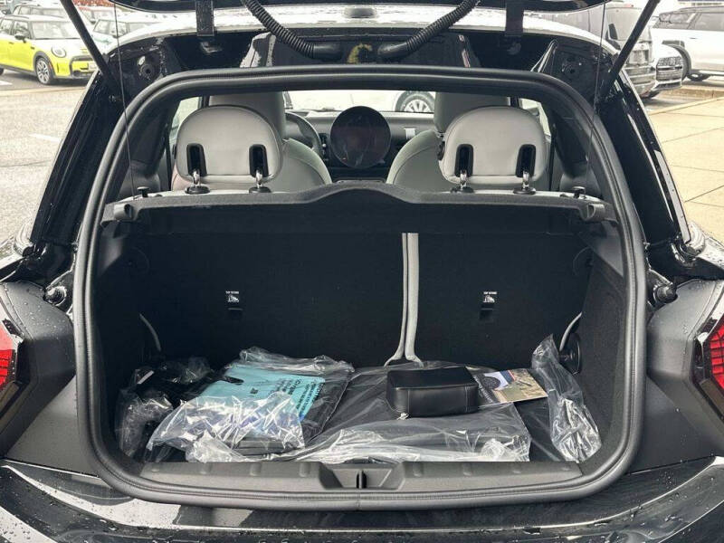 2026 MINI Hardtop 2 Door Cooper S Signature Trim