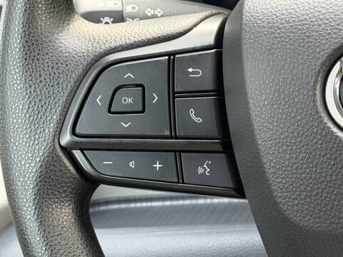 2024 Toyota Sienna LE 8-Passenger