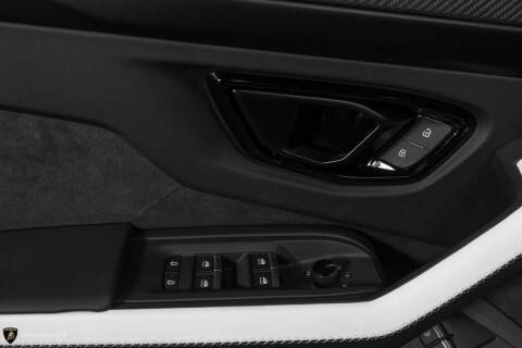 2025 Lamborghini Urus SE