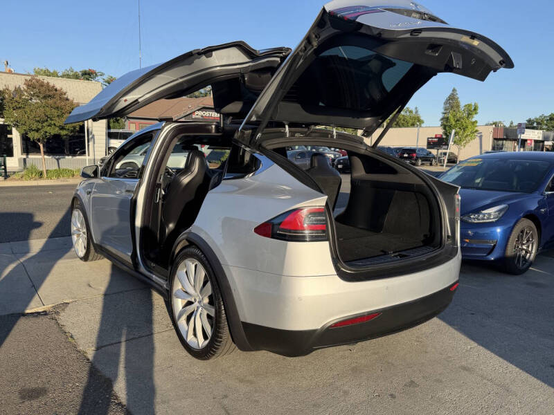 2017 Tesla Model X 75D