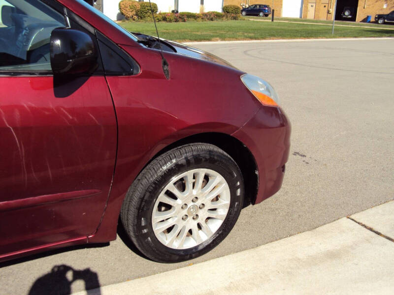 2008 Toyota Sienna LE photo 15