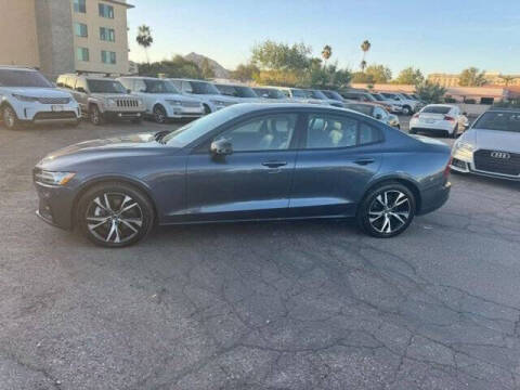 2024 Volvo S60 B5 Plus Dark Theme