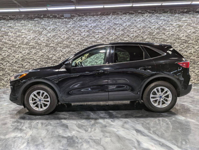 Used 2020 Ford Escape SE with VIN 1FMCU9G69LUB51637 for sale in Detroit, MI