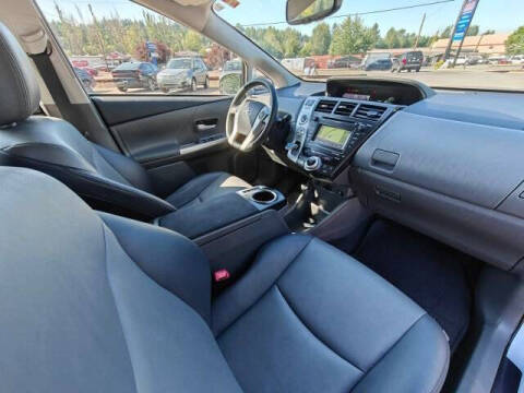 2013 Toyota Prius v Five