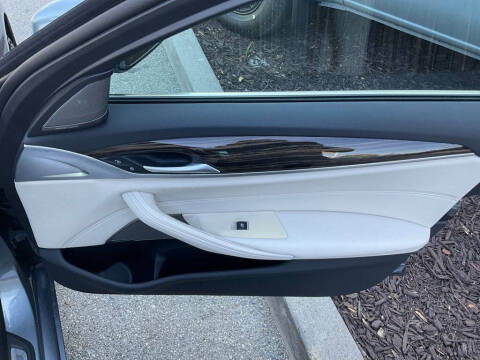 2022 BMW 5 Series 530i