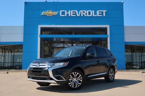 2016 Mitsubishi Outlander for sale at Lipscomb Auto Center in Bowie TX