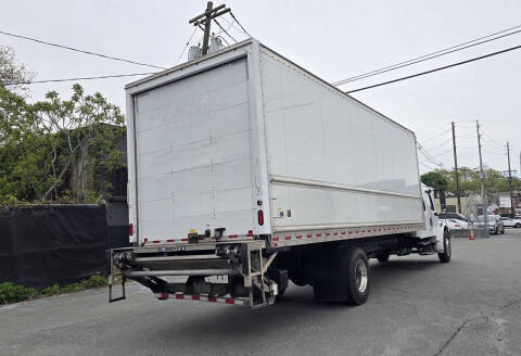 2022 Freightliner M2 106