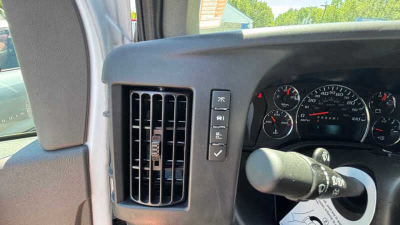2025 Chevrolet Express 2500