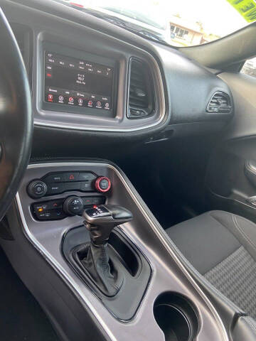 2019 Dodge Challenger SXT