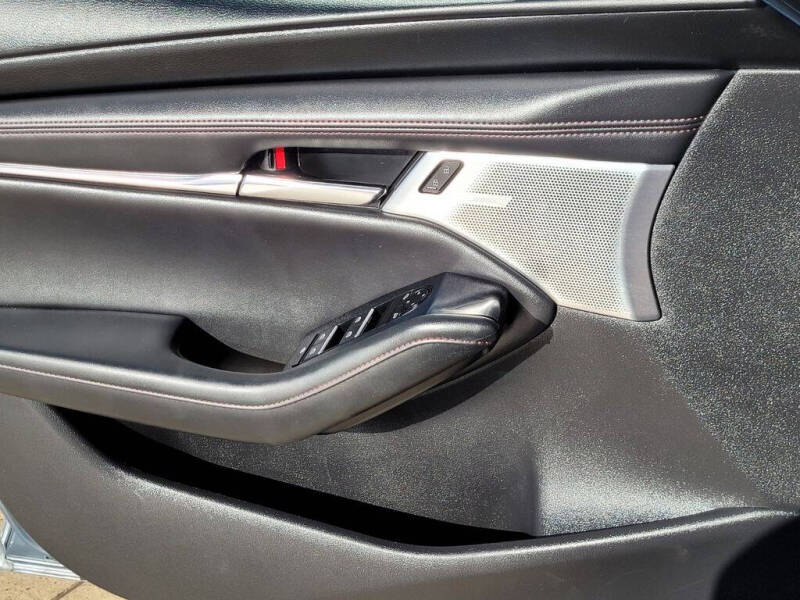 2023 Mazda Mazda3 Sedan 2.5 S Carbon Edition