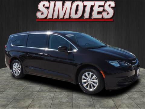 2017 Chrysler Pacifica for sale at SIMOTES MOTORS in Minooka IL