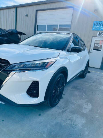 2023 Nissan Kicks SR