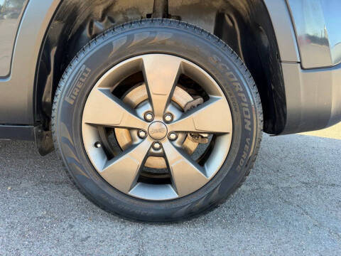 2017 Jeep Cherokee 75th Anniversary