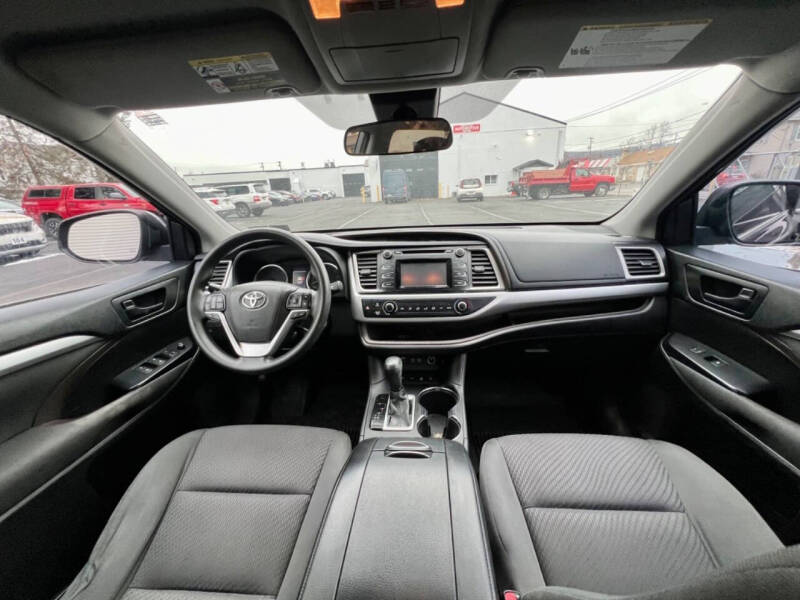 2018 Toyota Highlander LE