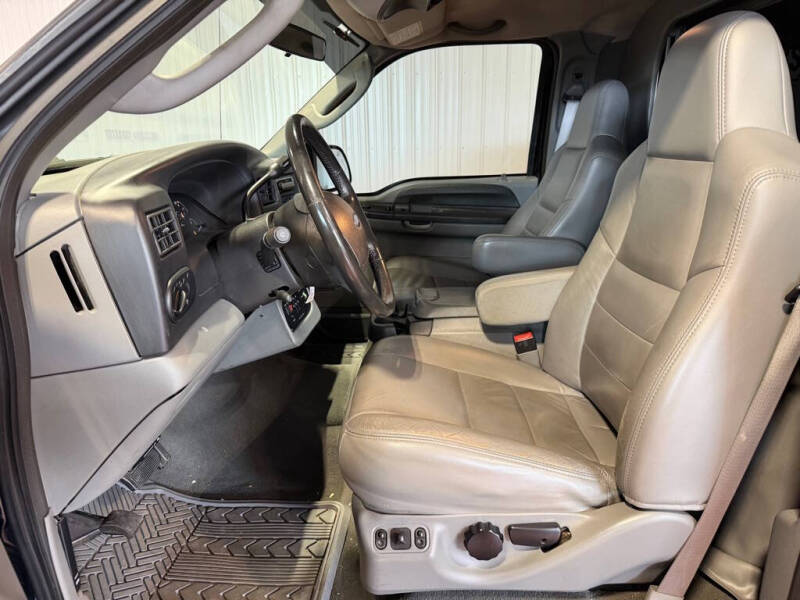 2005 Ford Excursion XLT