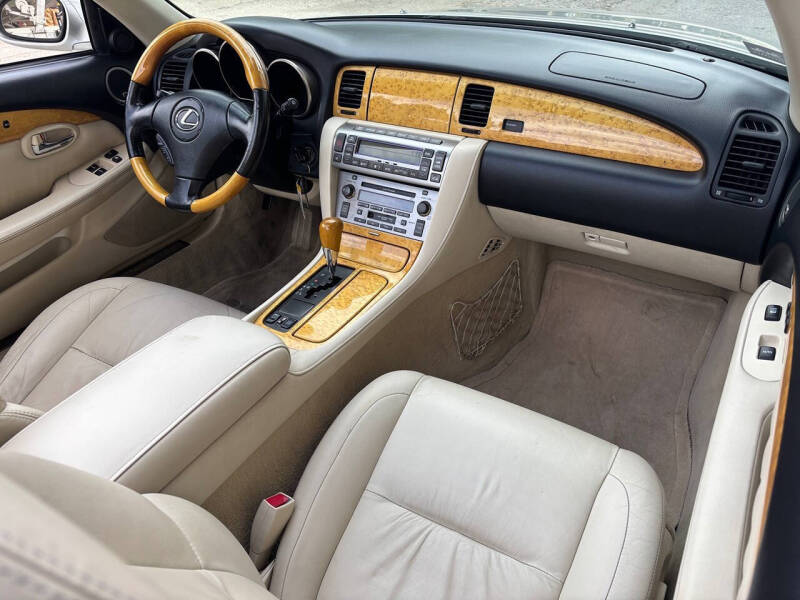 2005 Lexus SC 430