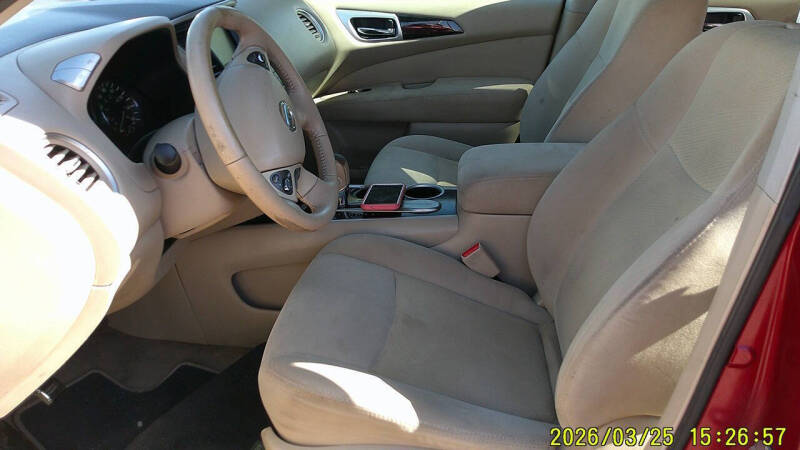 2015 Nissan Pathfinder SV