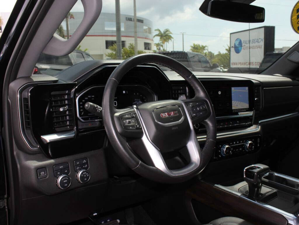 2022 GMC Sierra 1500  - $56,995