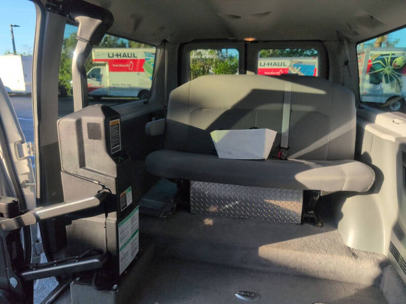 2014 Ford E-Series E-150 XLT