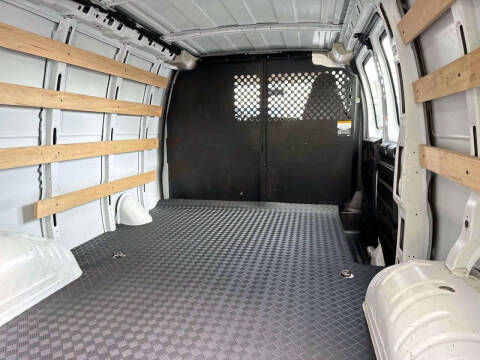 2023 GMC Savana 2500