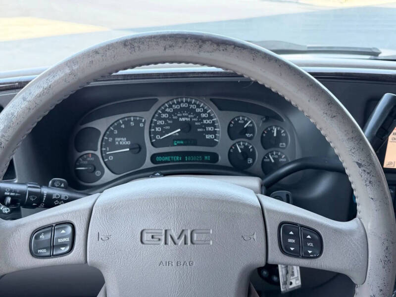 2005 GMC Yukon XL Denali