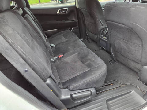 2015 Nissan Pathfinder SV