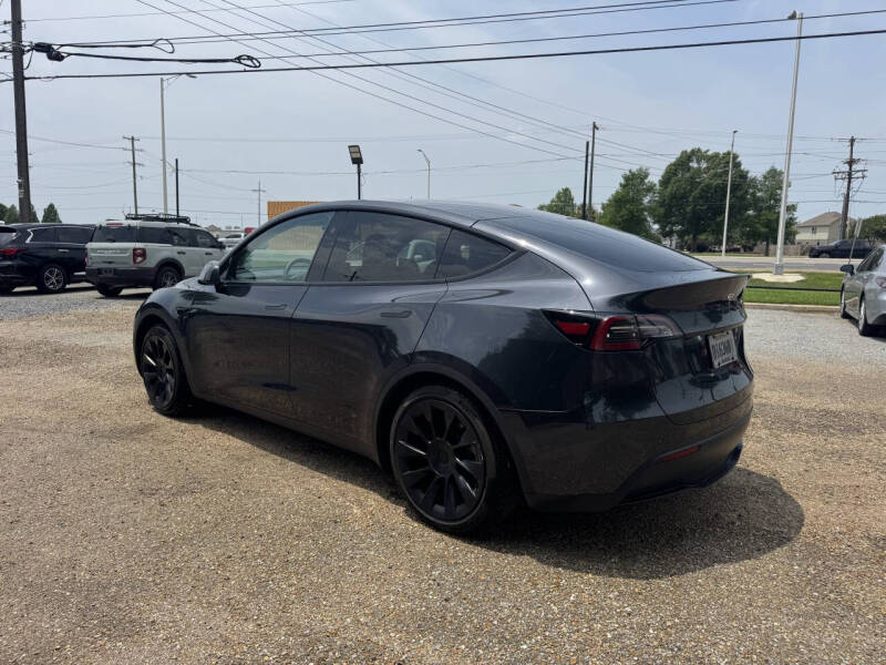 2024 Tesla Model Y Long Range - Photo 3