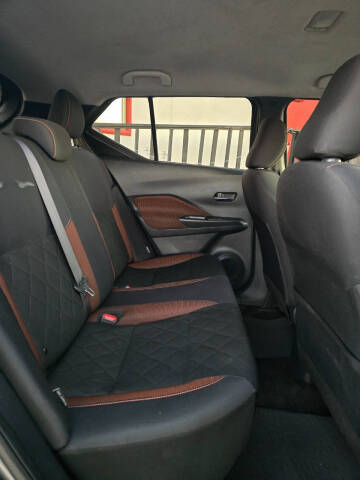 2020 Nissan Kicks SR