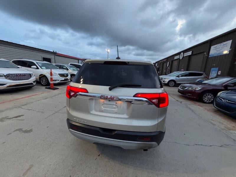 2017 GMC Acadia SLE-1