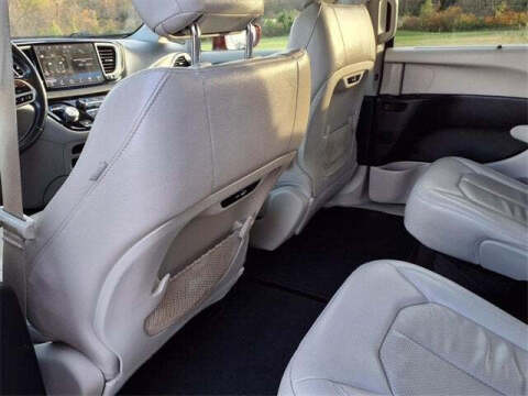 2021 Chrysler Pacifica Touring L