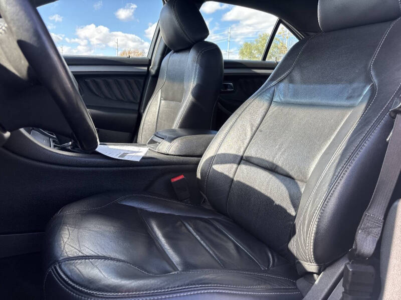 2018 Ford Taurus SEL