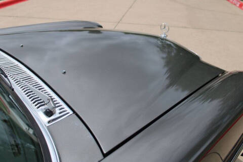 1976 Mercedes-Benz 300-Class