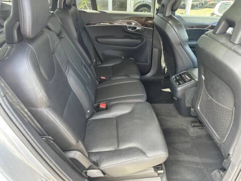 2016 Volvo XC90 T6 Momentum