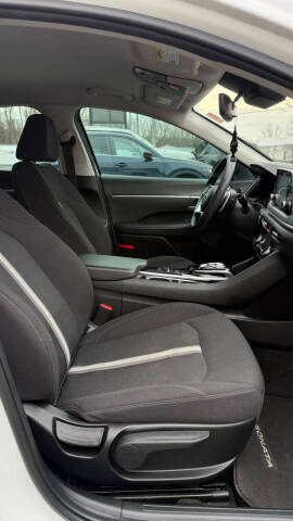 2022 Hyundai Sonata Hybrid Blue