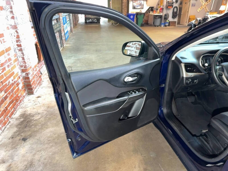 2015 Jeep Cherokee Sport