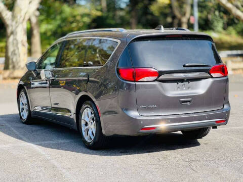 2018 Chrysler Pacifica Touring L Plus
