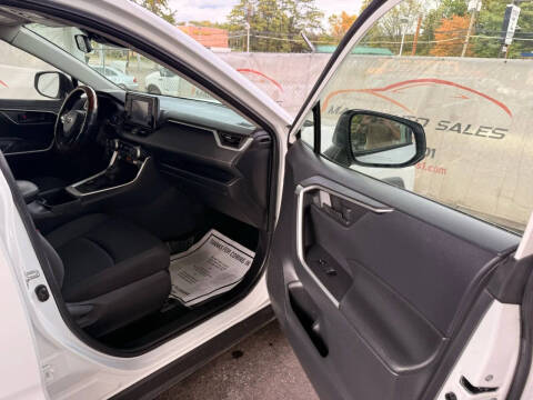 2022 Toyota RAV4 Hybrid LE