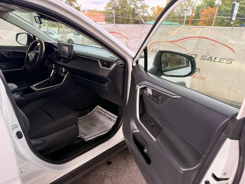 2022 Toyota RAV4 Hybrid LE