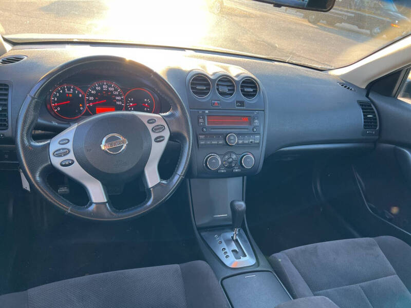 2008 Nissan Altima SE photo 7