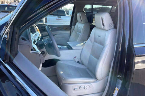 2023 Cadillac Escalade ESV Premium Luxury Platinum